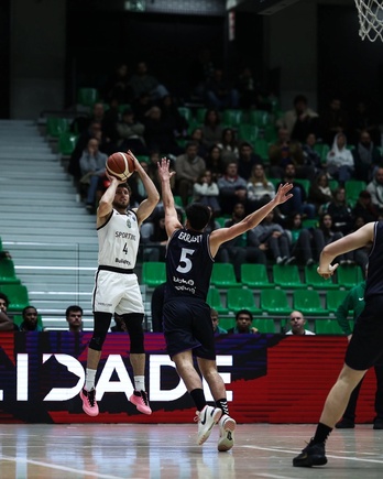 Bingen Errasti y Urko Madariaga han tenido minutos en Lisboa.