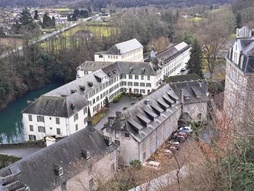 Euskal Herriko haur eta gazte anitz igaro ziren Bearnon kokaturiko ikastetxetik.