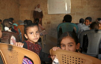 Gazan, 638.000 haur baino gehiagok hezkuntza eta ikaskuntzarako espazio seguruak behar dituzte.