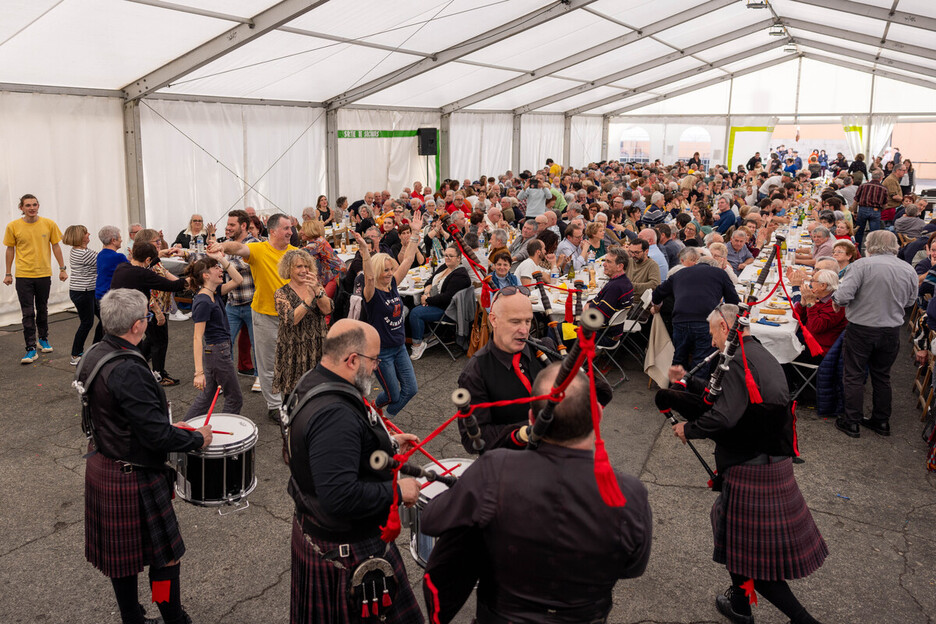 Ziburuko bixintxoetako bazkaria. Ziburuko bixintxoetako bazkaria.