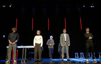 Xake partida baten gisara taularatu dute filmaren bertsioa.