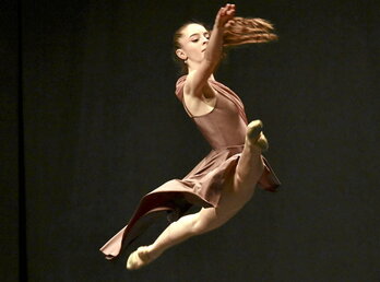 Algunos de los bailarines de, entre 16 y 19 años, que optaban ayer a pasar a la final.