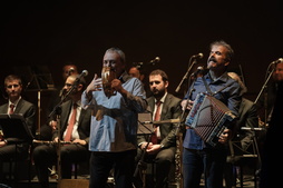 Tapia eta Leturia, Kepa Junkerari egindako omenaldian.