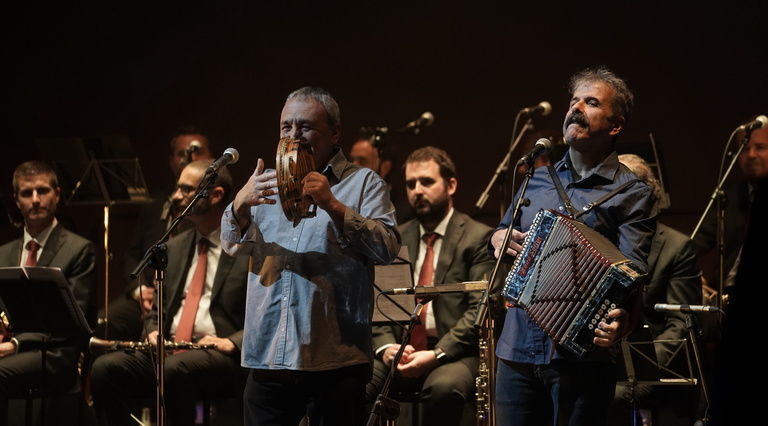 Tapia eta Leturia, Kepa Junkerari egindako omenaldian.