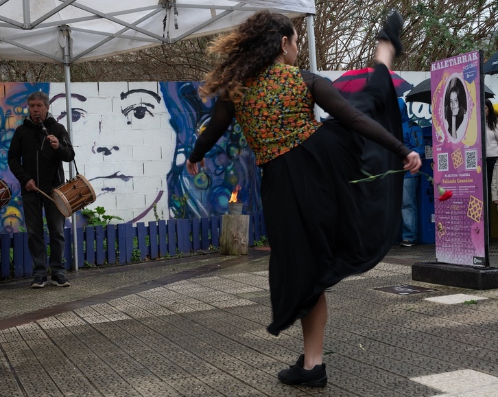 Homenaje a Yolanda González en la Ribera de Deustu.
