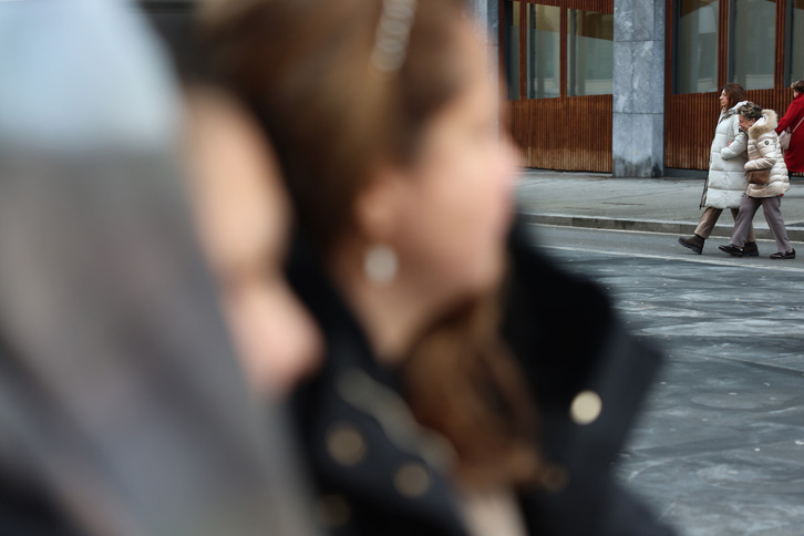 Extrabajadoras de las viviendas comunitarias en las que se ha destapado una red de explotación relatan su experiencia.