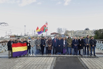 Hace apenas un año, diversas instituciones celebraron un acto conmemorativo en el puente.