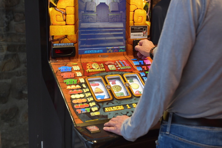 Las máquinas de apuestas no podrán tener estímulos sonoros o visuales.