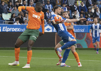 Facundo Garcés, en un partido con el Alavés.