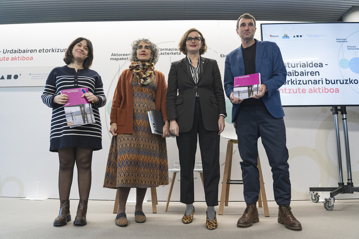 Itziar Moreno, Ibone Bengoetxea, Elixabete Etxanobe y Gorka Espiau.