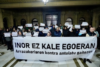 Concentración para denunciar el desalojo.