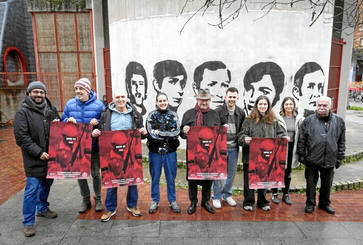 Presentación del cortometraje junto a la iglesia de San Franciso, lugar de la masacre.