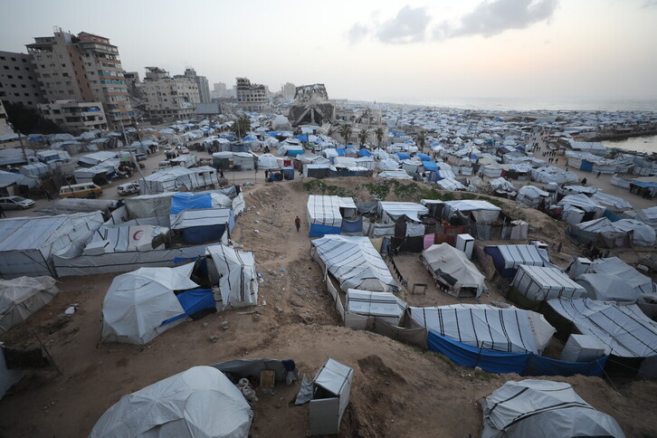 Tiendas de desplazados en la zona costera de Ciudad de Gaza.