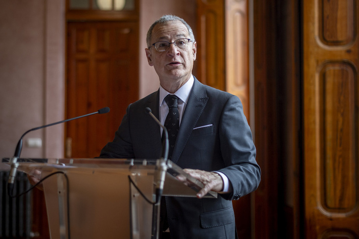 Joxerramon Bengoetxea EHUko errektoreak.