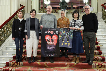 El equipo de Marie de Jongh, este martes en el Teatro Arriaga.