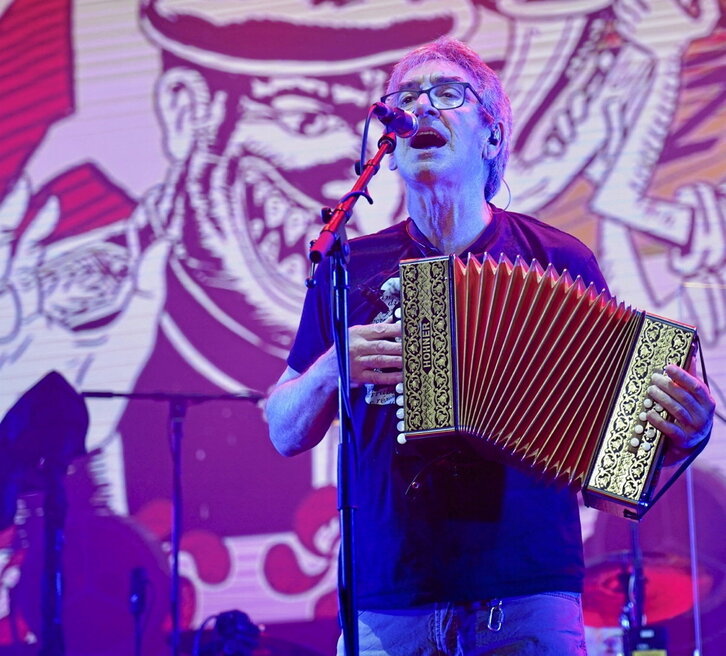 Josu Zabala, Hertzainak taldeko kideetako bat.