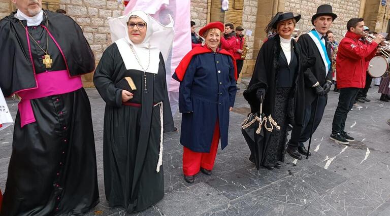 Inude eta artzainen konpartsa.