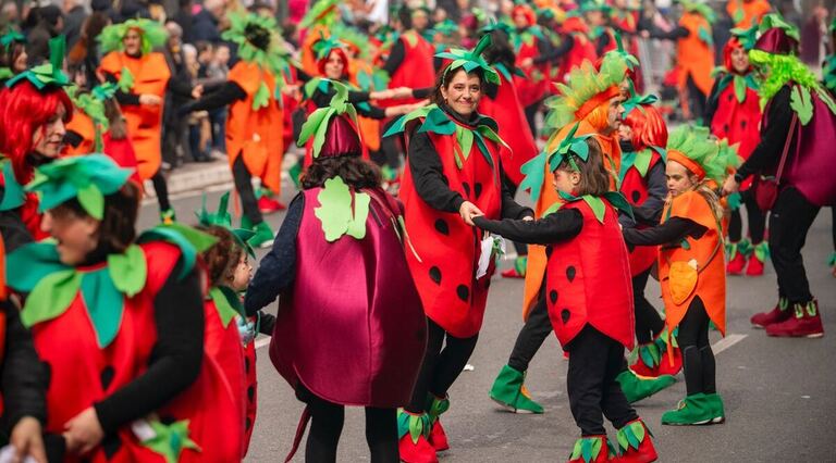 Iazko konpartsen desfile bat.