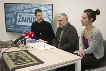 Sagardotegi denboraldi berriaren aurrean sentsibilizazio kanpaina Hernaniko Udaleko, Astigarragako Udaleko eta Sagardogileen Elkarteko ordezkariek, tartean Xabier Lertxundi.