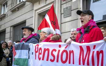 Concentración del Movimiento de Pensionistas en Gasteiz.