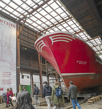 El casco del Ozentziyo ocupa el lugar en el que estaba antes la nao San Juan.