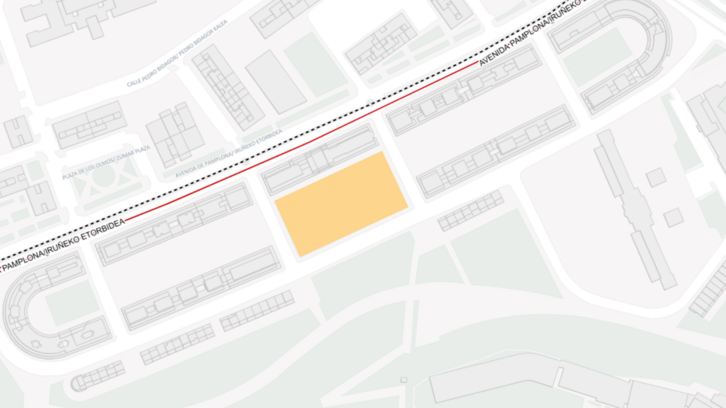 Espacio de Etxabakoitz donde se levantará el nuevo edificio con viviendas de alquiler social para emancipación juvenil.