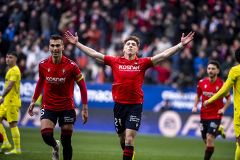 Los jugadores rojillos celebran el gol de Víctor Muñoz