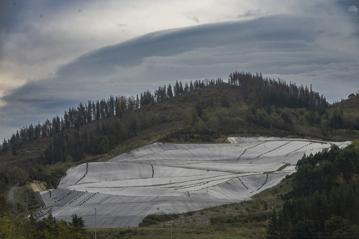 Ladera en la que se desplomó el vertedero de Zaldibar, en una imagen tomada el pasado mes de noviembre.