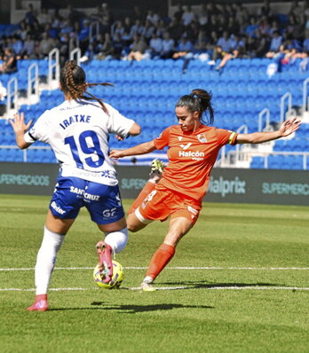 Apari remata desde la frontal para marcar el 1-1.