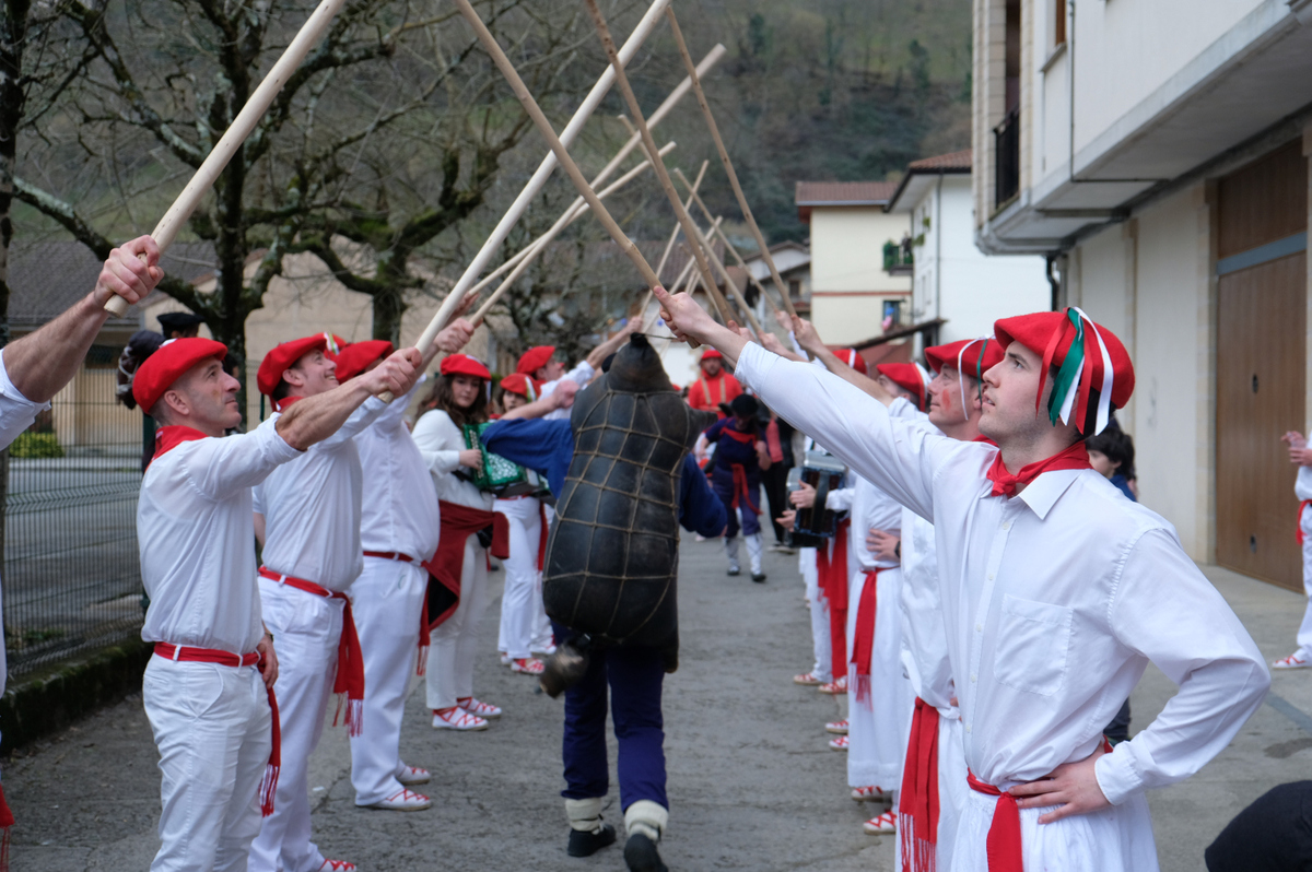 Goizuetako zahagi dantza (Marko Ganuza)