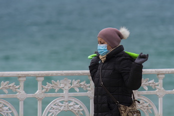 El Parlamento de Gasteiz ha pedido a Lakua reforzar la asistencia a los enfermos de covid persistente.