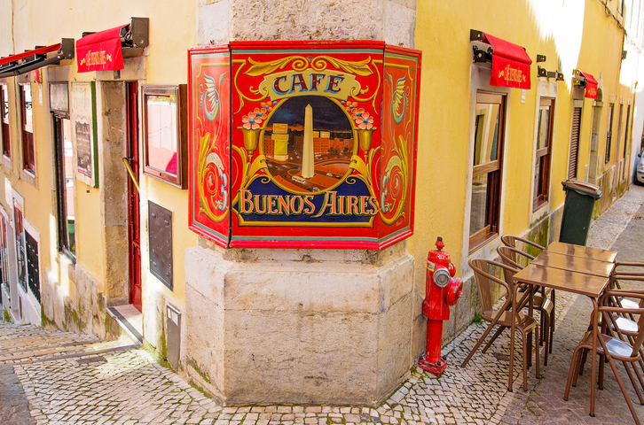 Bairro Altoko taberna bat.