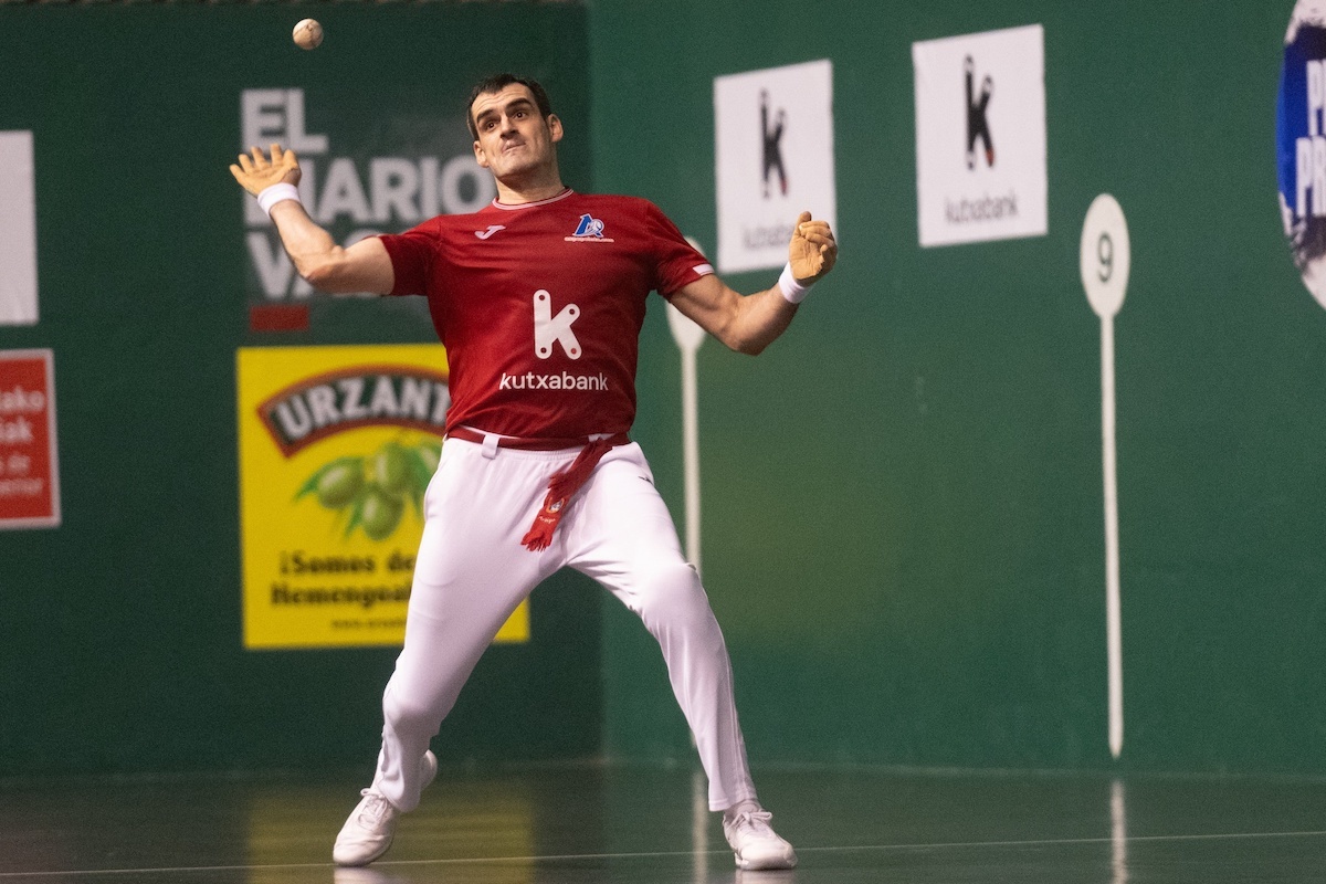 «Atzelari lanetan duda asko sortzen zaizkit, baina ez naiz hartutako erabakiaz damutzen»