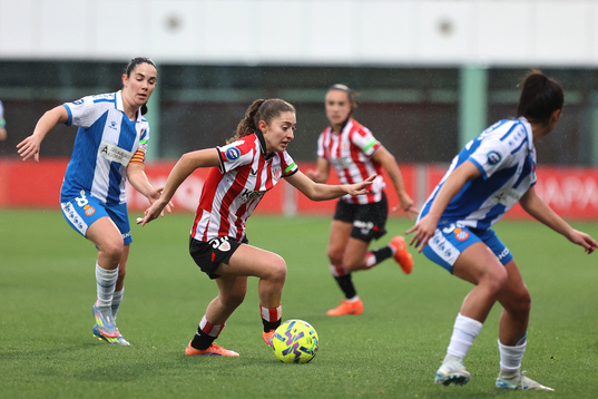 Gurtubay, Athletic eta Espanyolen arteko Liga F ko partidan.