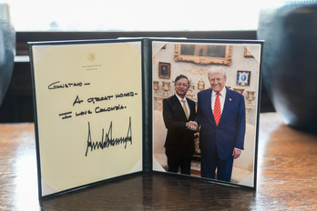  Mensaje de Trump a Petro, con la fotografía de ambos en el Despacho Oval. 