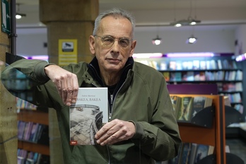 Xabier Montoiak ‘Bakea, bakea’ nobela argitaratu berri du.