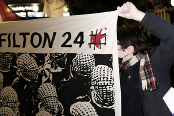 Manifestación a favor de Palestina frente a la embajada británica en Bruselas en apoyo a los huelguistas de hambre del grupo Palestine Action conocidos como los Filton 24, 23 de diciembre de 2025.