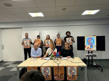 Eskaeraren berri emateko eskainitako prentsaurrekoa.