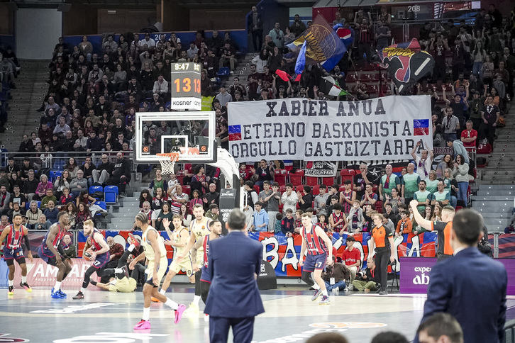 Xabier Añua ha estado presente en el partido entre sus dos grandes equipos.