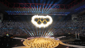 Momento en el que los cinco aros que representan los cinco continentes han ardido.