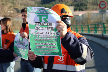 Trabajadores de Tubos Reunidos protestan contra el ERE en una reciente comparecencia.