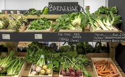 Elikadura burujabetzan oinarrituriko denda bat.