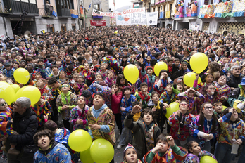 Gazte eta umeen erabilerak indartzen dute euskara Tolosako inauterietan, kale neurketaren arabera.