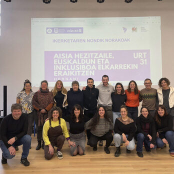 Aurkezpena egin zuteneko talde argazkia.