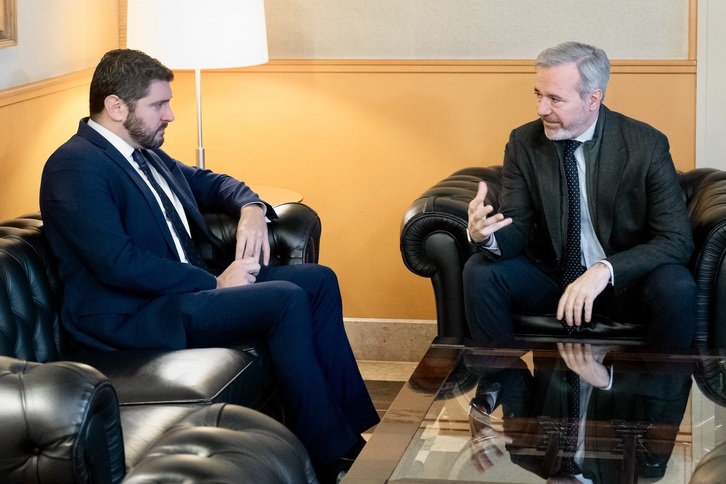 Nolasco (Vox( y Azcón (PP), en un encuentro en diciembre pasado. El primero crece a costa del segundo.