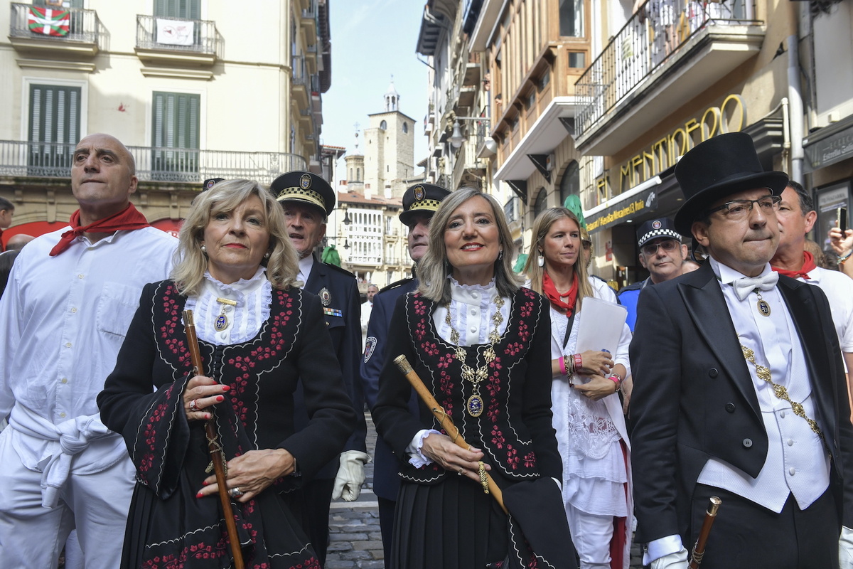 Cristina Ibarrola, como alcaldesa, en la procesión de San Fermín de 2023. (Jagoba MANTEROLA/FOKU)