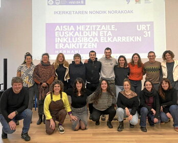 Aurkezpena egin zutenen talde argazkia.