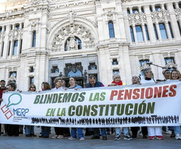 Concentración en Madrid en defensa de las pensiones públicas.