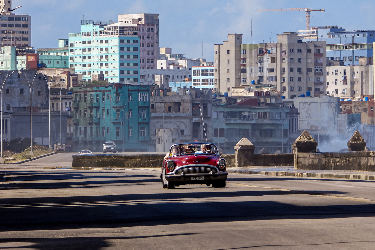 Trump pretende sumirnos en las tinieblas: sentir en la isla