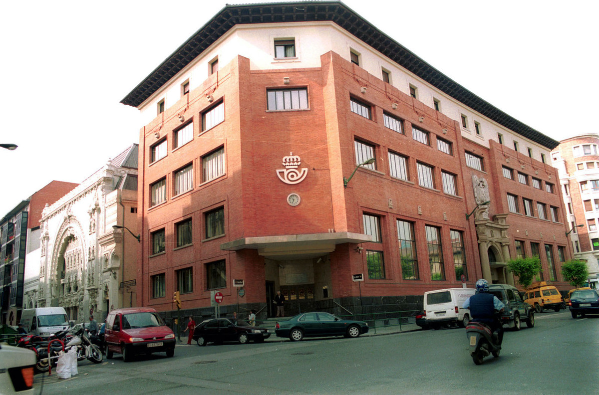 Una operación inmobiliaria vinculada a la industria hotelera compra la sede de Correos en Bilbo